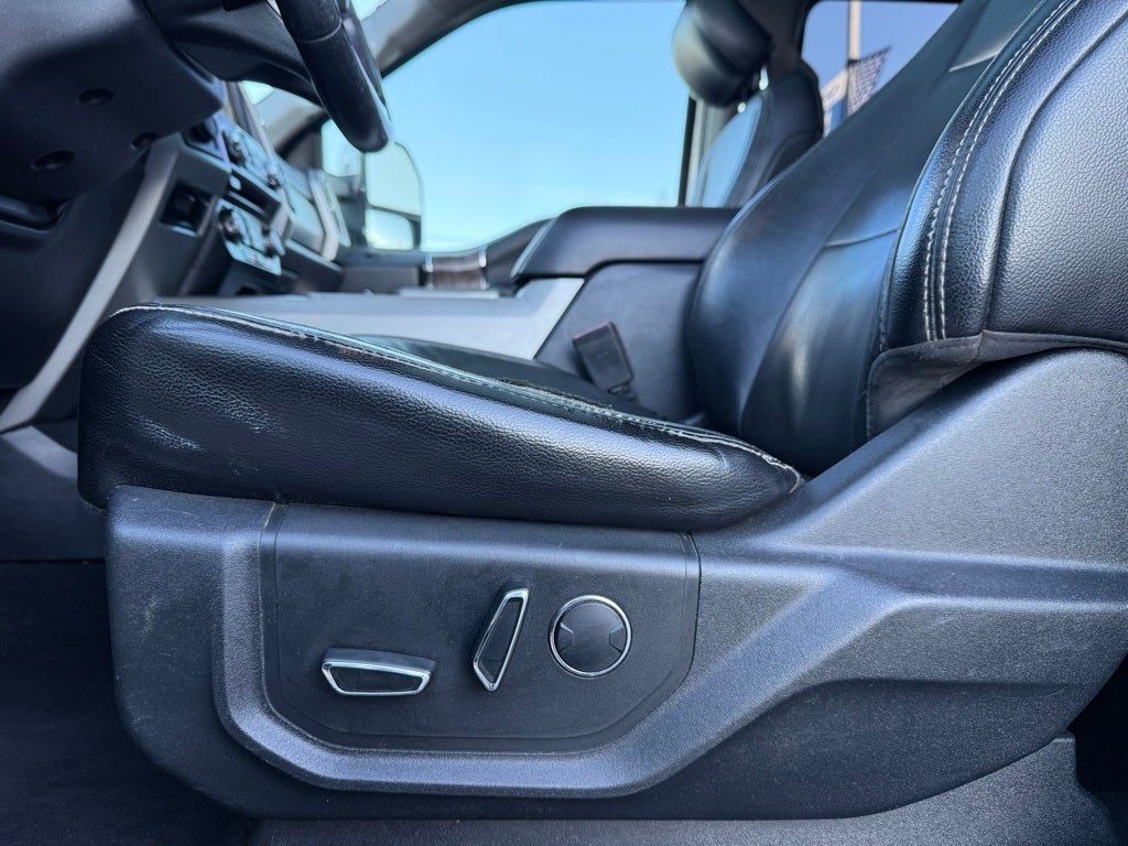 2018 Ford F-350SD Lariat Hard loaded!! DELETED