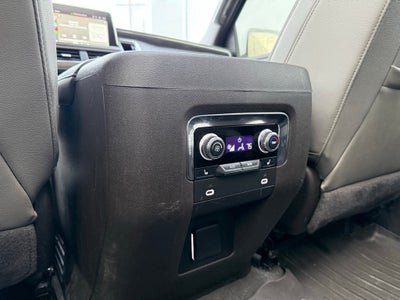 2022 GMC Yukon SLT moon roof/capt seats