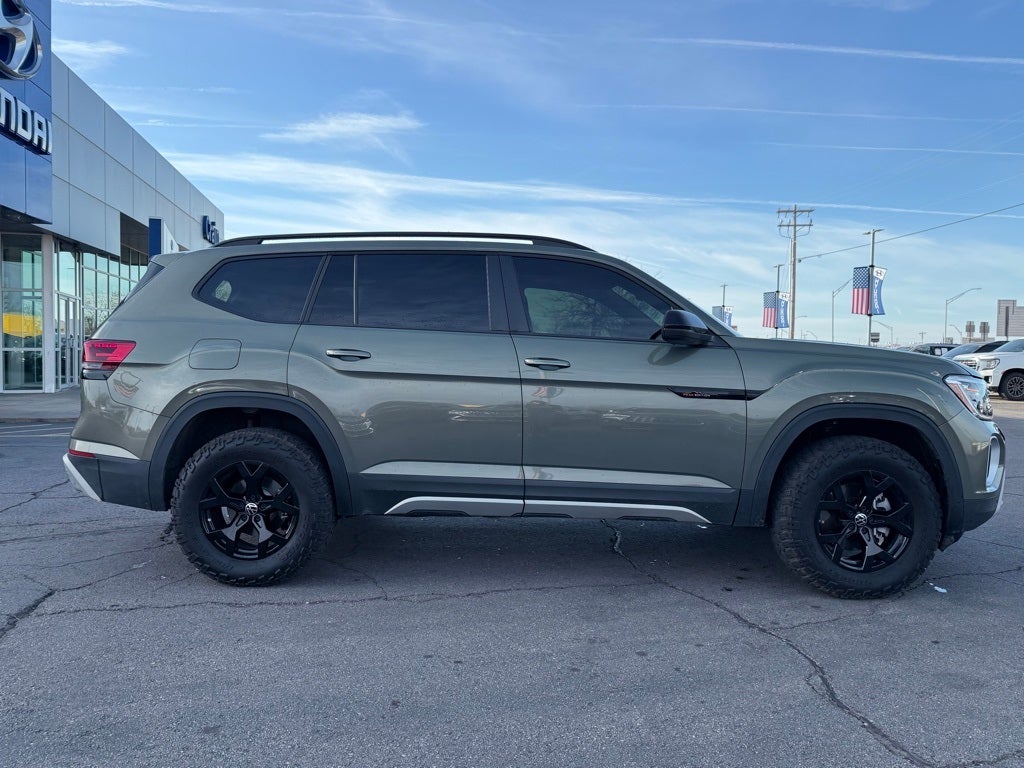 2024 Volkswagen Atlas 2.0T Peak Edition SE w/Technology lifted, wheels, tires