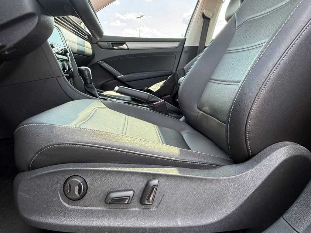2022 Volkswagen Passat 2.0T SE