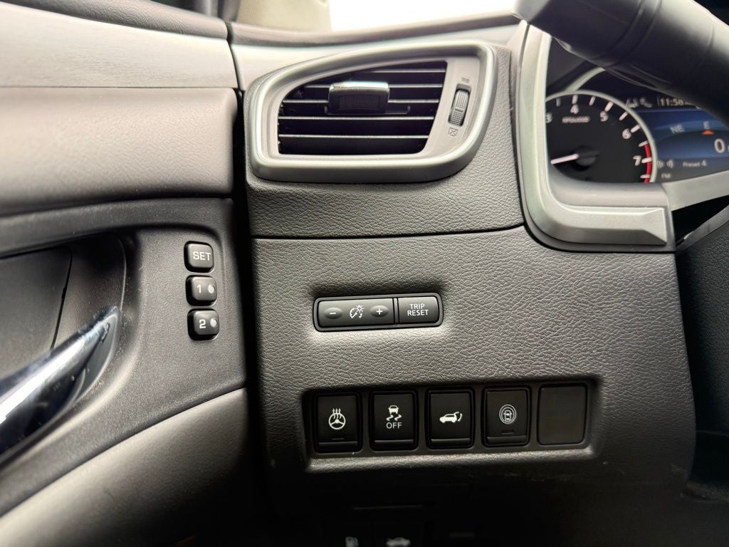 2022 Nissan Murano SL Moonroof Package
