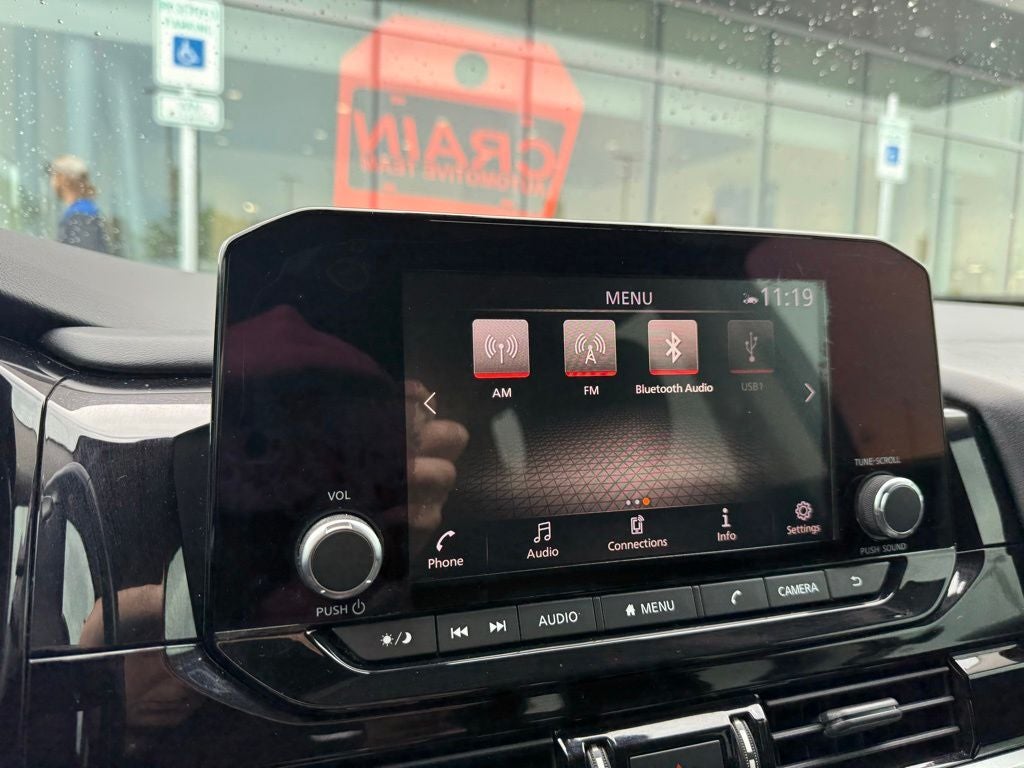 2022 Nissan Pathfinder SV