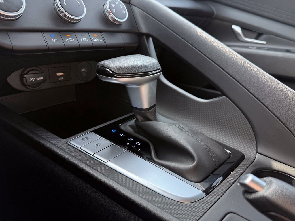 2025 Hyundai Elantra SE CPO Eligible
