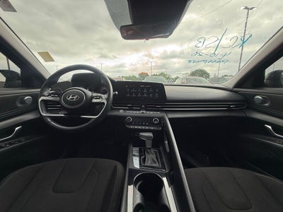2024 Hyundai Elantra SEL convenience pack