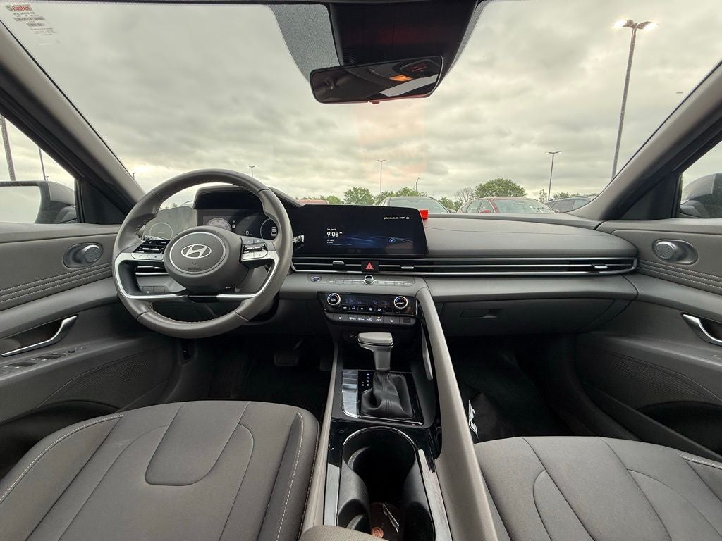 2024 Hyundai Elantra SEL convenience pack