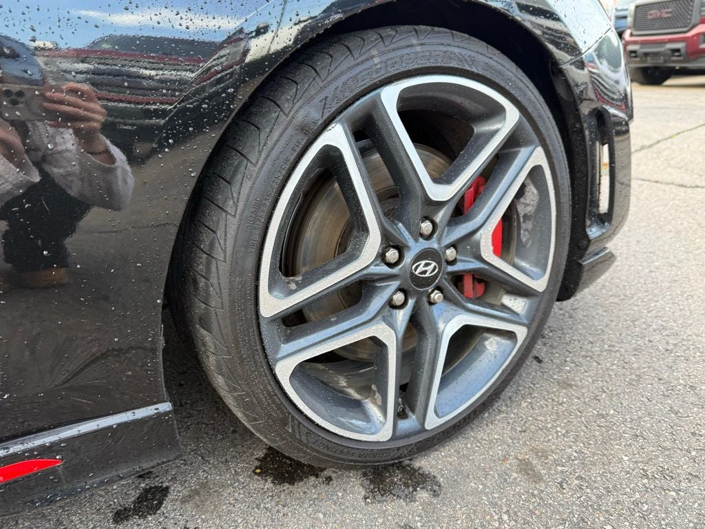 2022 Hyundai Veloster N Base