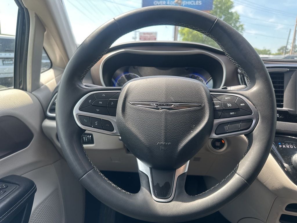 2022 Chrysler Voyager LX