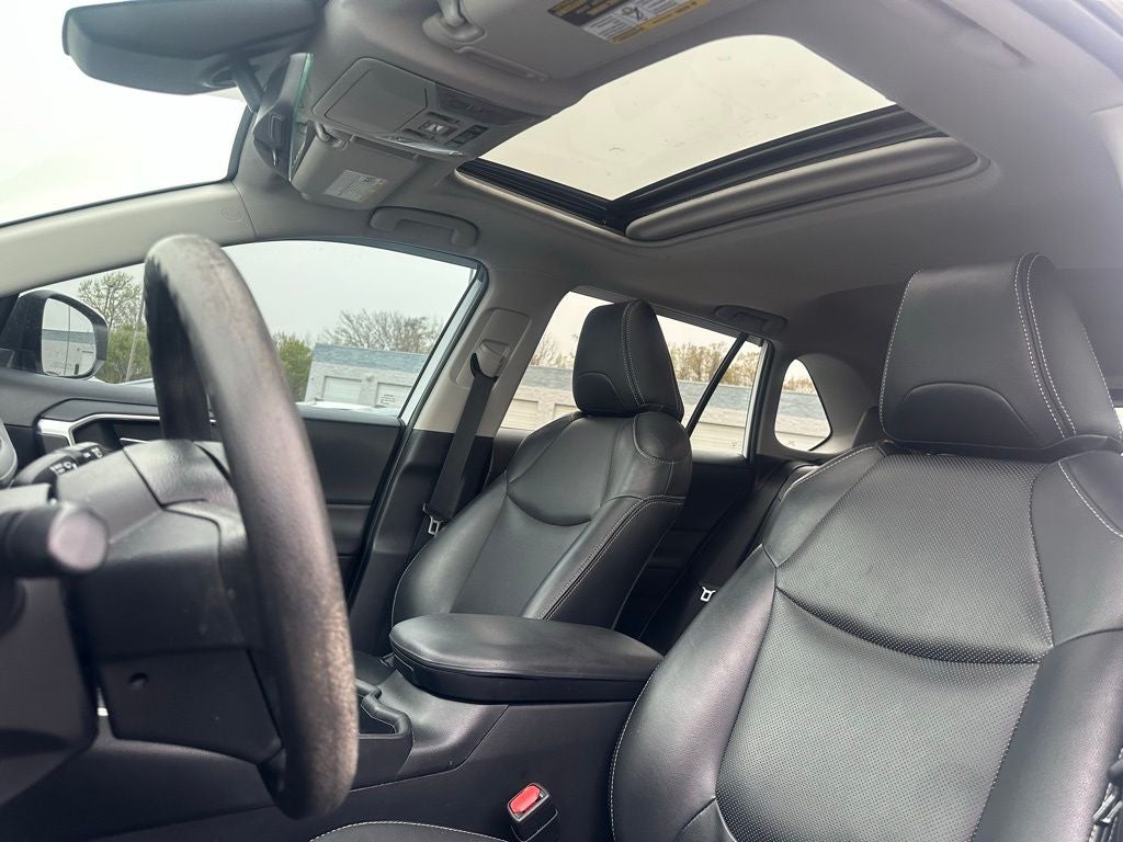 2021 Toyota RAV4 Hybrid XLE