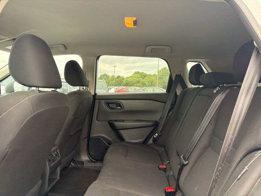 2024 Nissan Rogue S 1-Owner / Blind Spot / Rear Parking Sensors