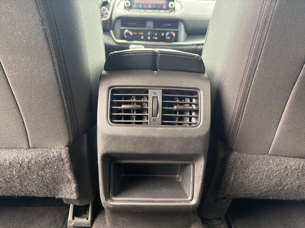 2024 Nissan Rogue S 1-Owner / Blind Spot / Rear Parking Sensors