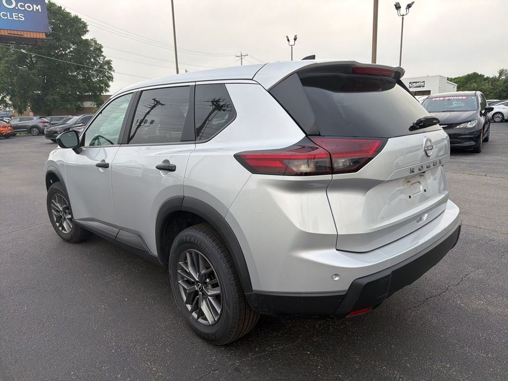 2024 Nissan Rogue S 1-Owner / Rear Parking Sensors / NissanConnect fea