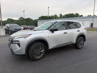 2024 Nissan Rogue S 1-Owner / Rear Parking Sensors / NissanConnect fea