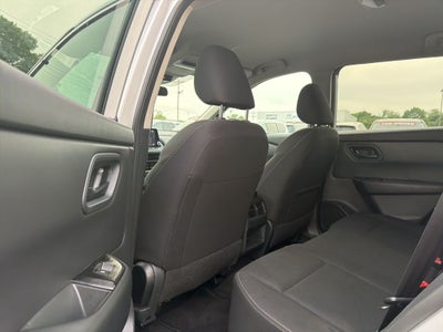2024 Nissan Rogue S 1-Owner / Rear Parking Sensors / NissanConnect fea