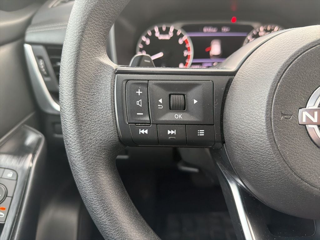 2024 Nissan Rogue S 1-Owner / Rear Parking Sensors / NissanConnect fea