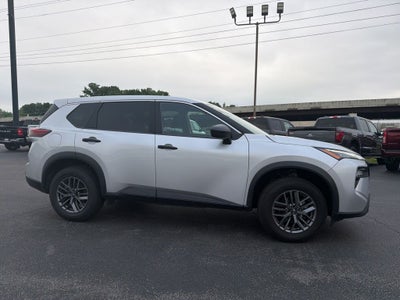 2024 Nissan Rogue S 1-Owner / Rear Parking Sensors / NissanConnect fea