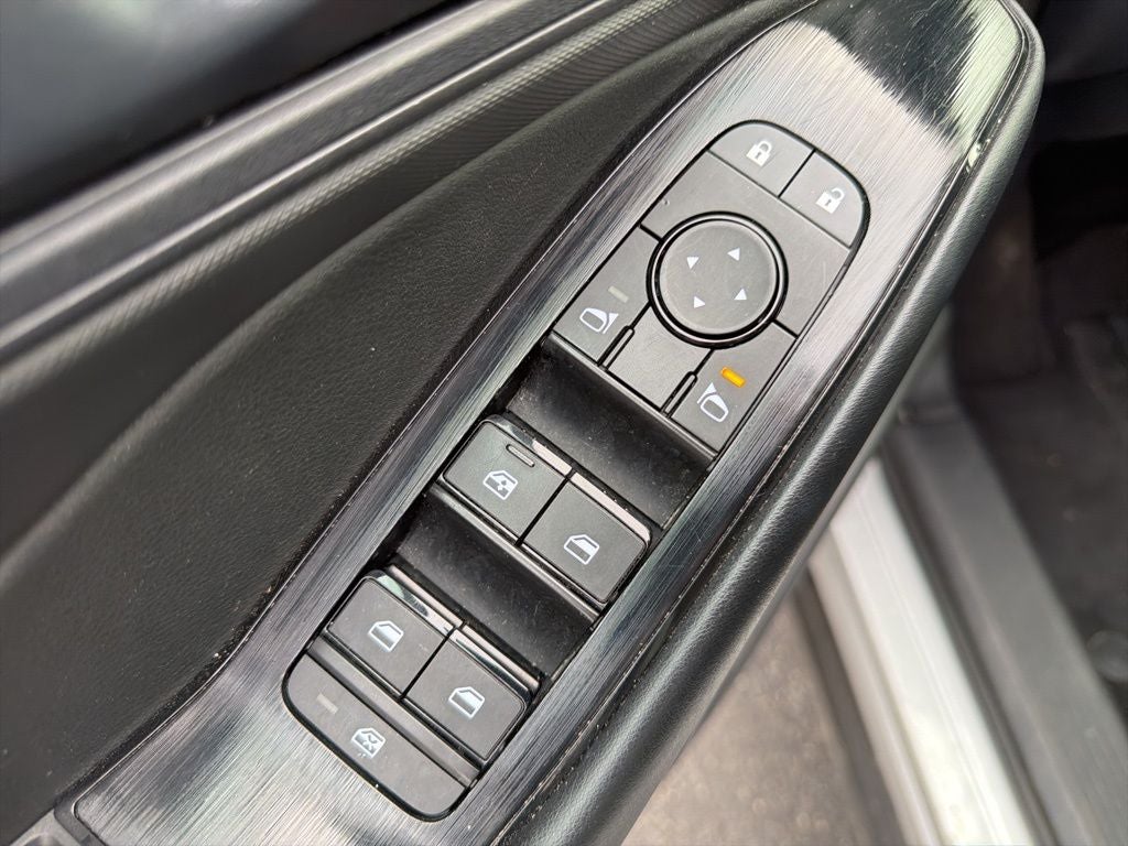 2024 Nissan Rogue S 1-Owner / Rear Parking Sensors / NissanConnect fea