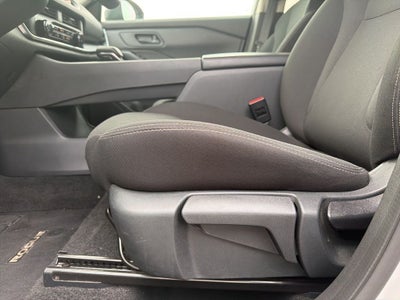 2024 Nissan Rogue S 1-Owner / Rear Parking Sensors / NissanConnect fea