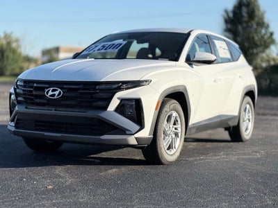 2025 Hyundai Tucson SE LOW LOW MILEAGE / CLEAN CARFAX / LANE KEEP ASSIST