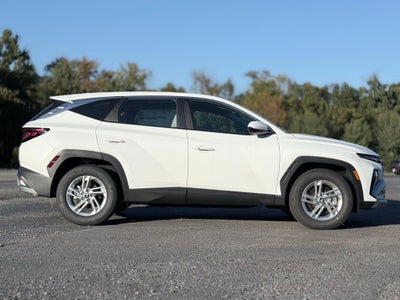 2025 Hyundai Tucson SE LOW LOW MILEAGE / CLEAN CARFAX / LANE KEEP ASSIST
