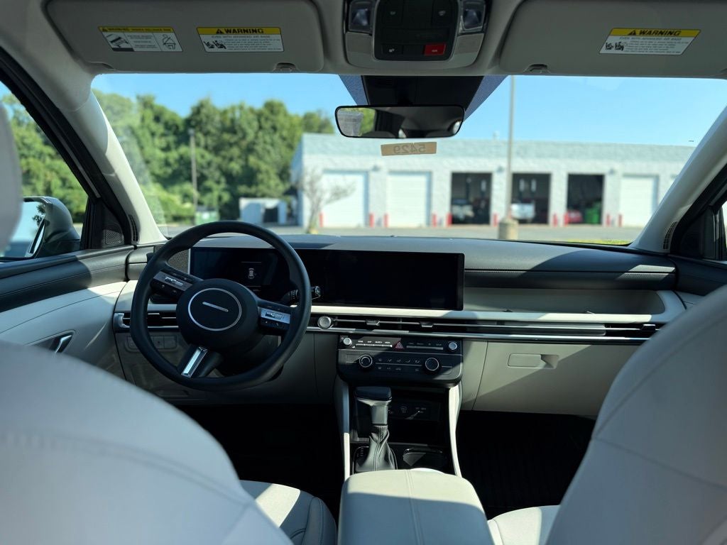 2025 Hyundai Tucson SE SUPER LOW MILES / CLEAN CARFAX / APPLE CARPLAY & A