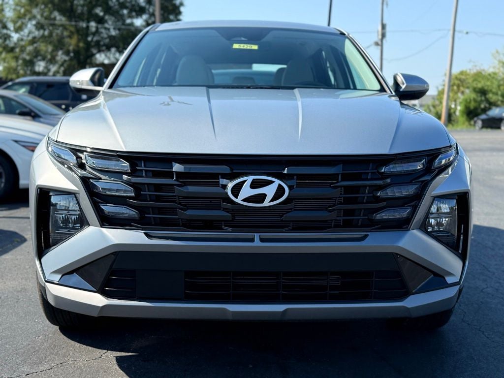 2025 Hyundai Tucson SE SUPER LOW MILES / CLEAN CARFAX / APPLE CARPLAY & A