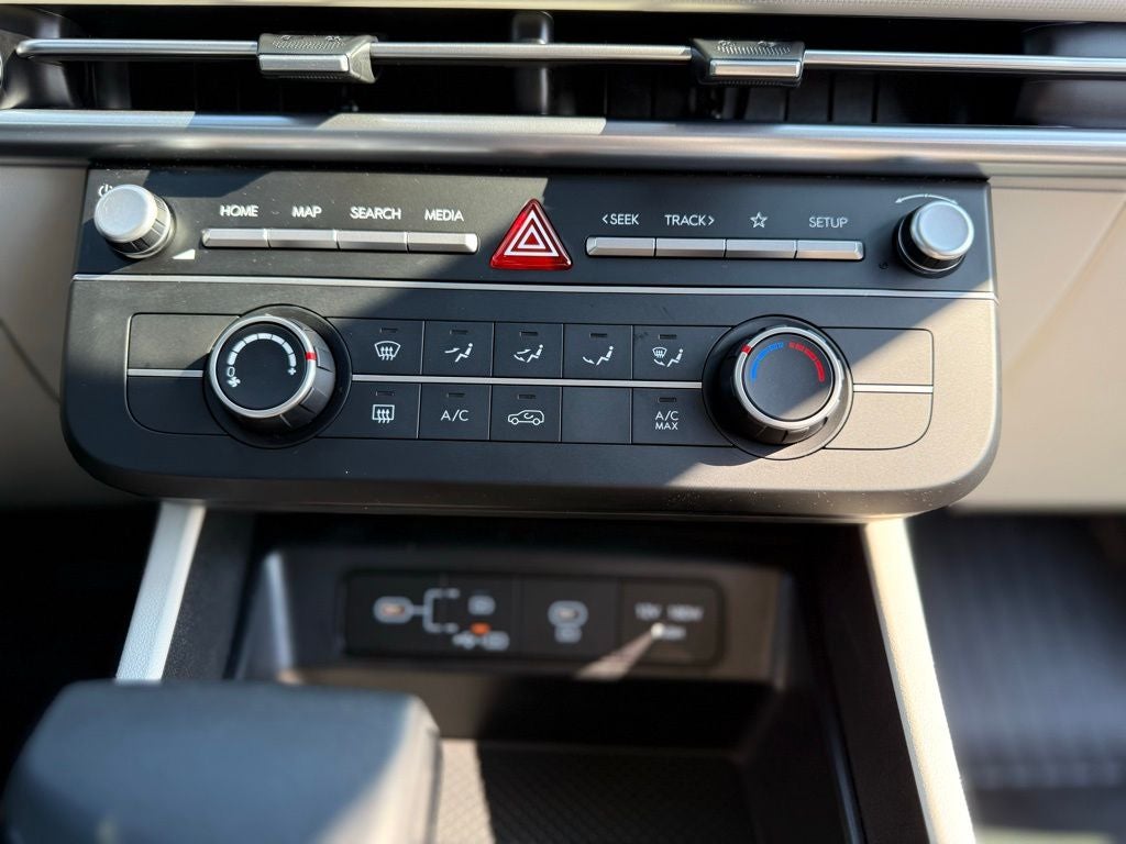 2025 Hyundai Tucson SE SUPER LOW MILES / CLEAN CARFAX / APPLE CARPLAY & A
