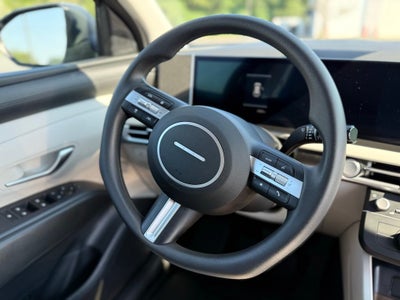 2025 Hyundai Tucson SE SUPER LOW MILES / CLEAN CARFAX / APPLE CARPLAY & A