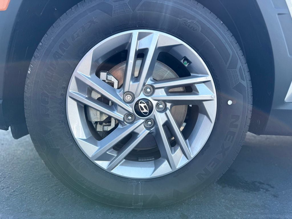 2025 Hyundai Tucson SE SUPER LOW MILES / CLEAN CARFAX / APPLE CARPLAY & A
