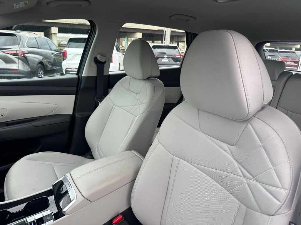2025 Hyundai Tucson SE LOW MILEAGE /CLEAN CARFAX / APPLE CARPLAY & ANDROI
