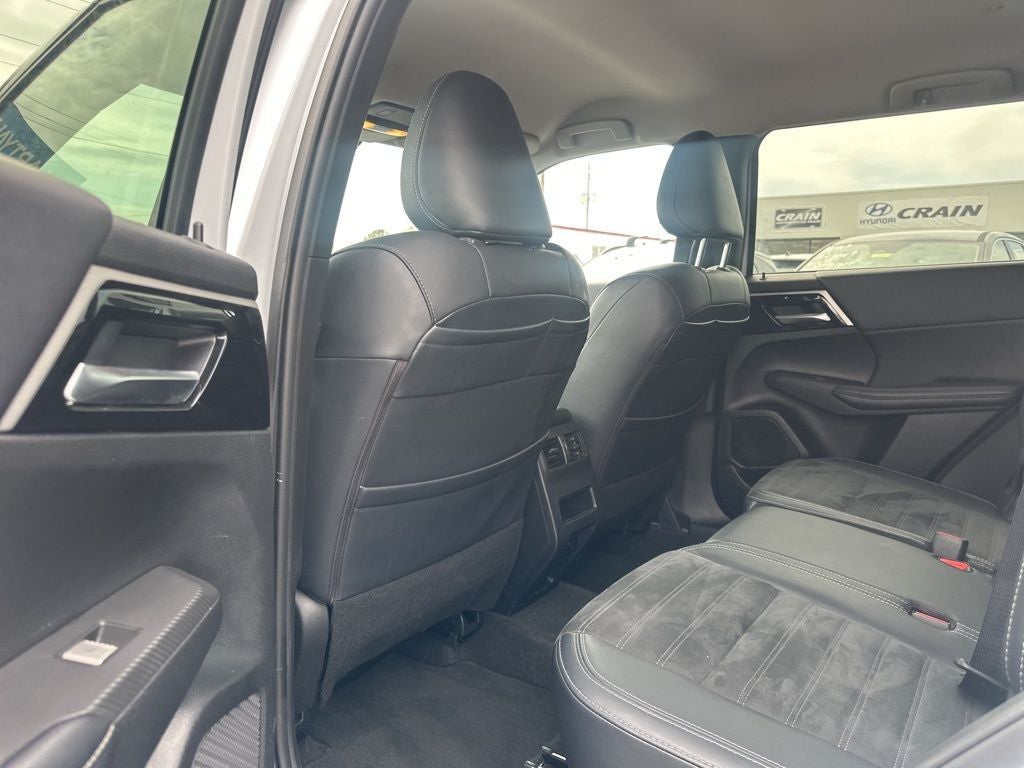 2024 Mitsubishi Outlander SE