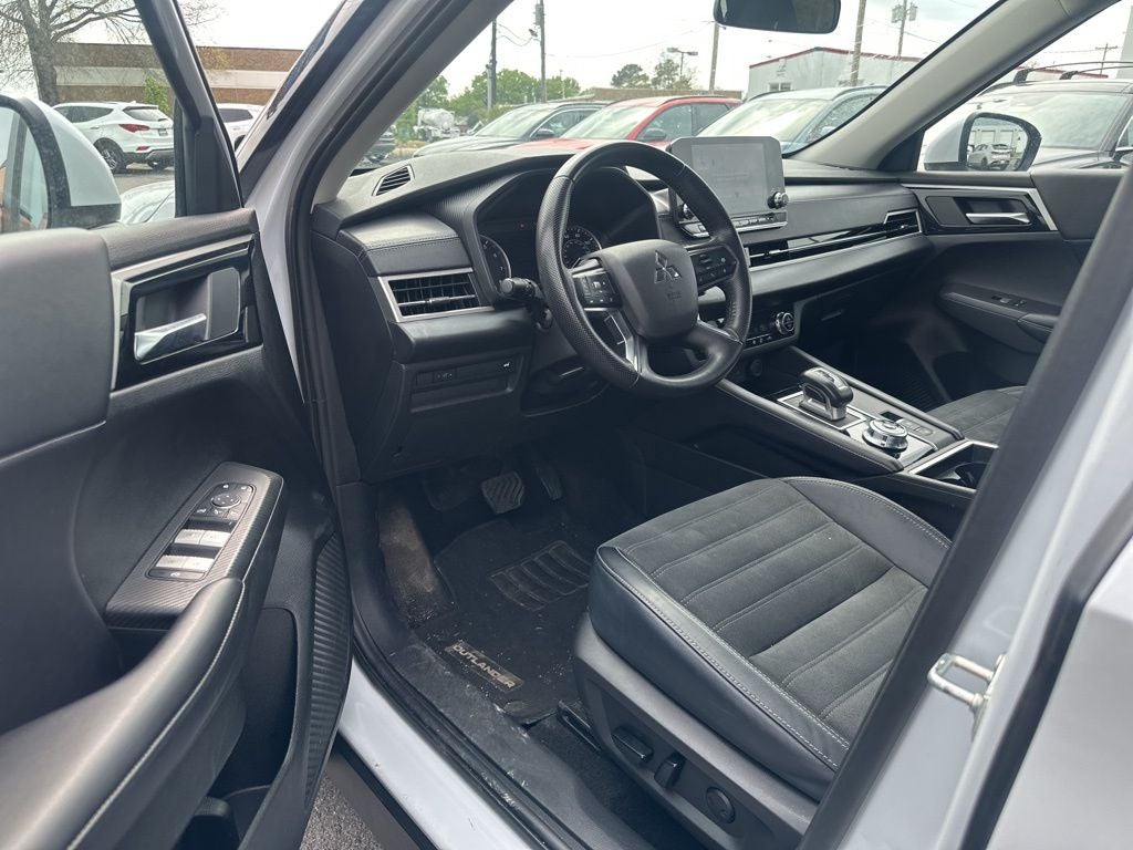 2024 Mitsubishi Outlander SE
