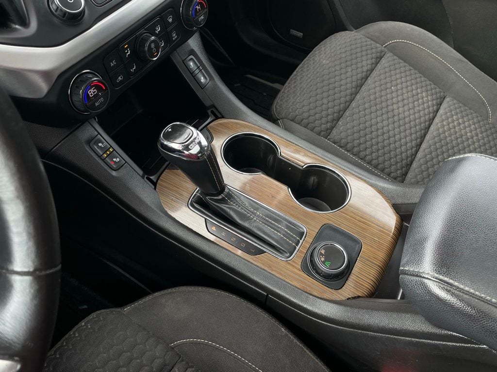 2017 GMC Acadia SLE-2