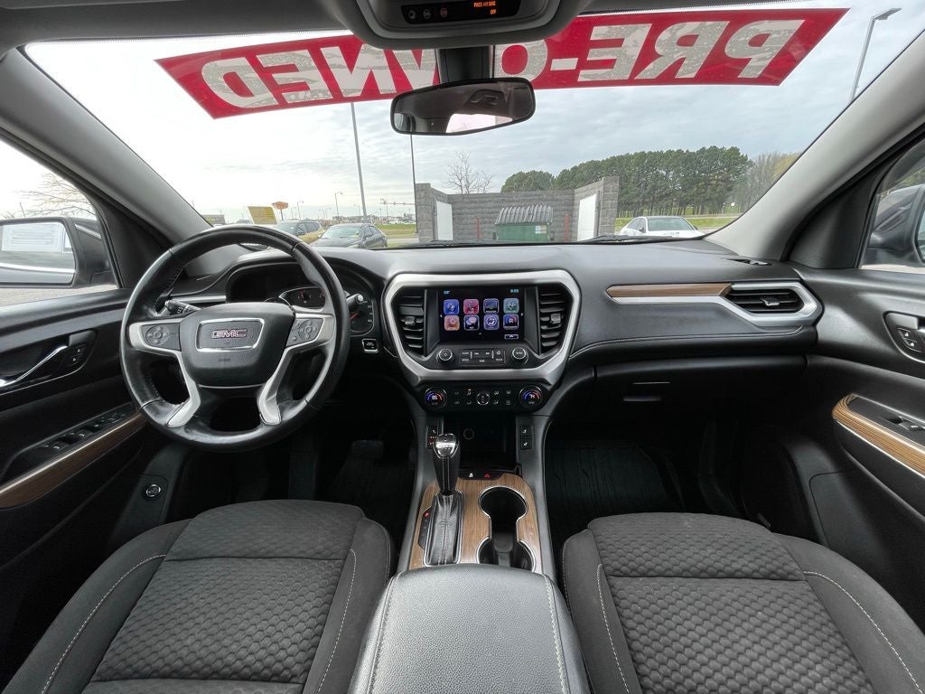 2017 GMC Acadia SLE-2