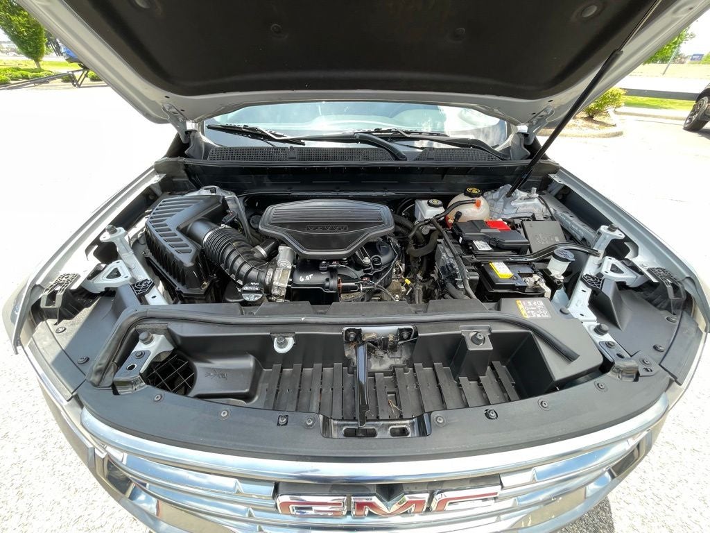 2022 GMC Acadia AT4