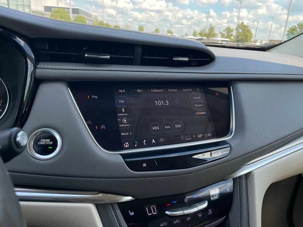 2022 Cadillac XT5 Premium Luxury