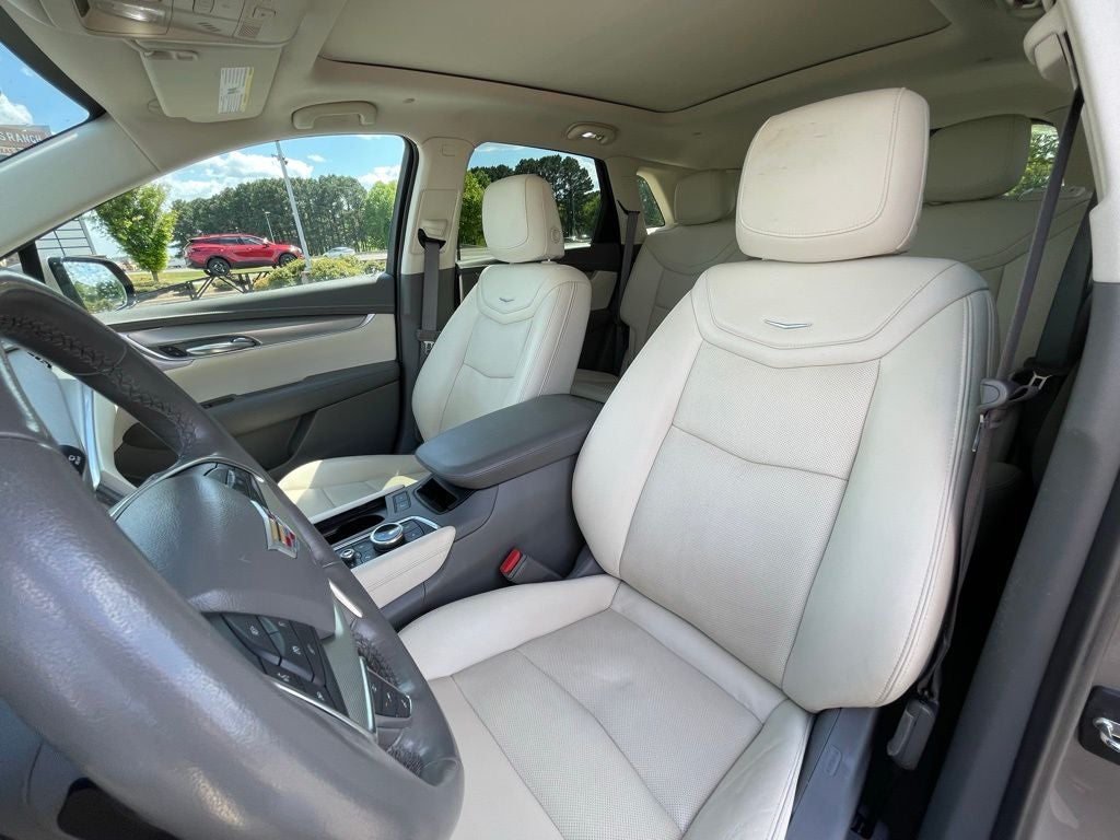 2022 Cadillac XT5 Premium Luxury