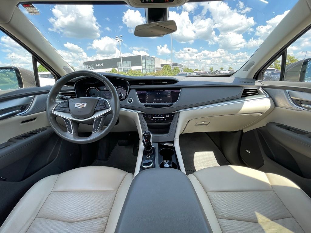 2022 Cadillac XT5 Premium Luxury