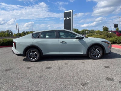 2026 Kia K4 LXS