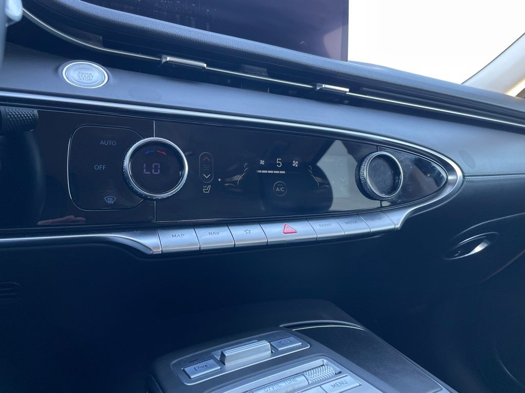 2025 Genesis GV70 2.5T