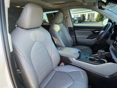 2021 Toyota Highlander Hybrid XLE