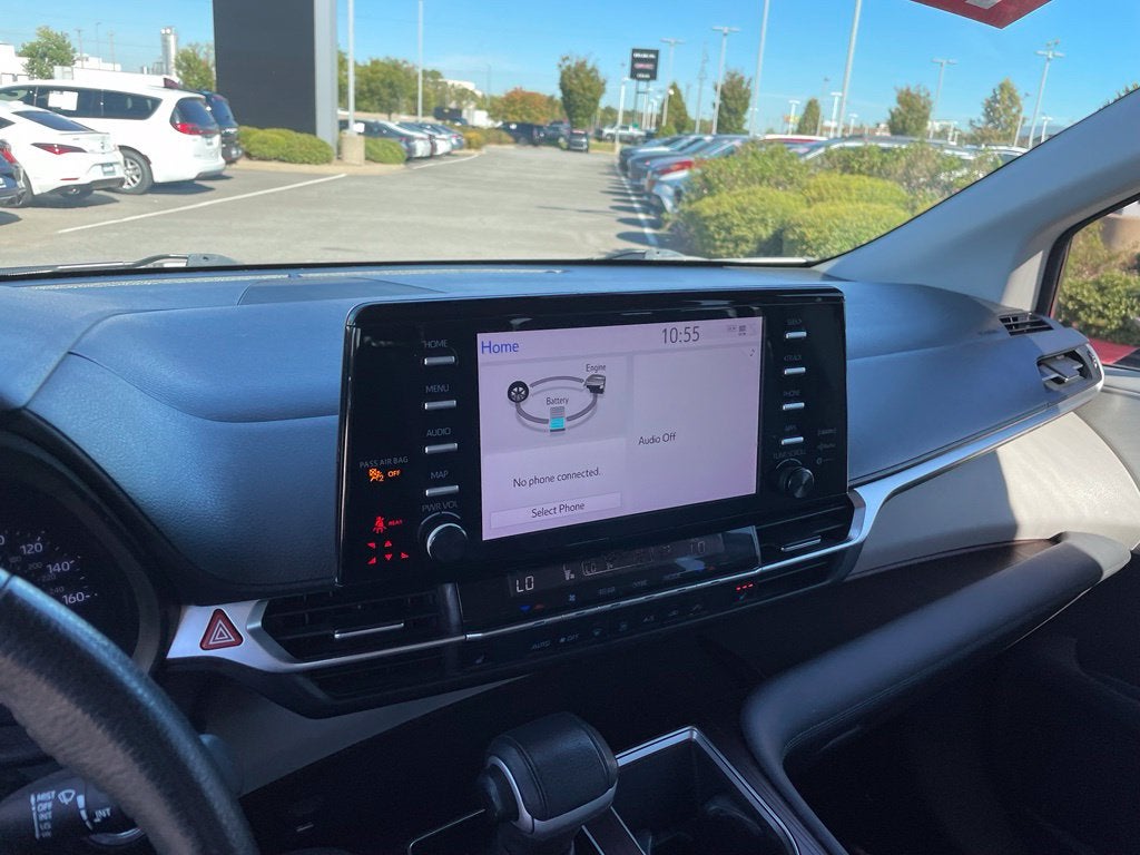 2021 Toyota Sienna XLE 8 Passenger