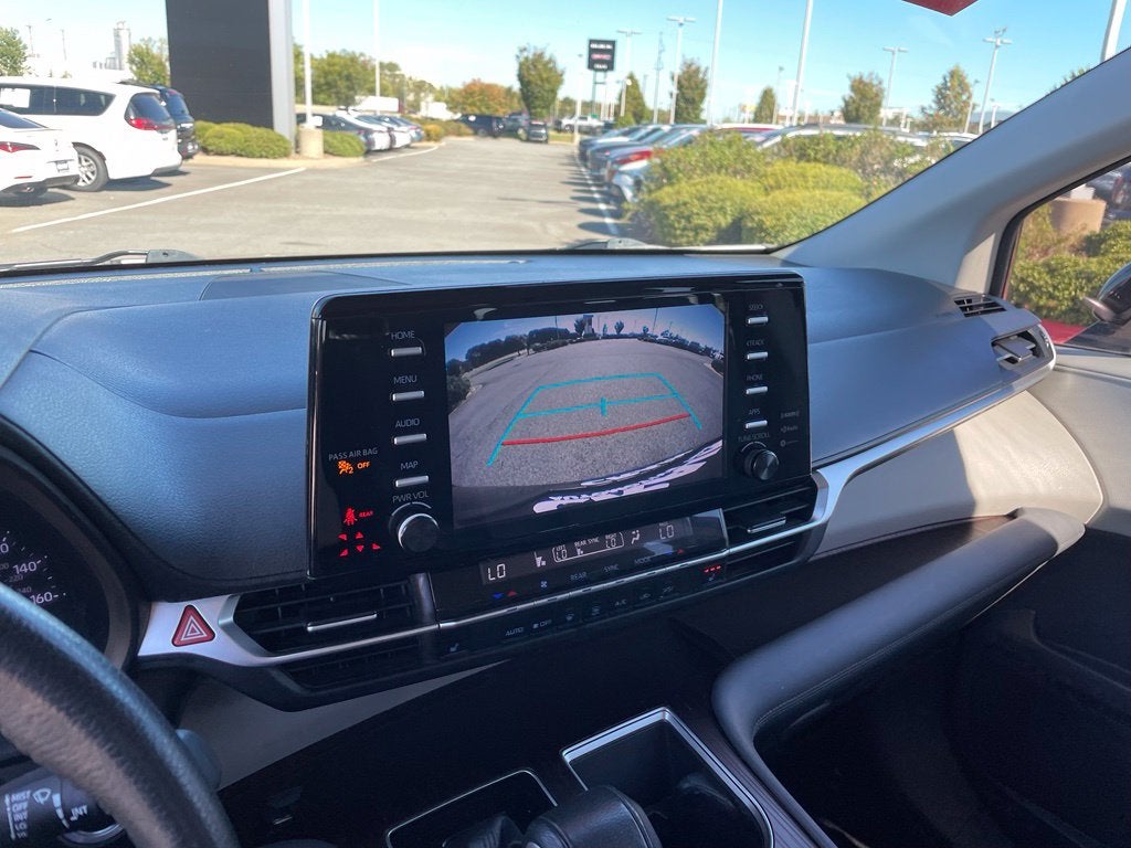 2021 Toyota Sienna XLE 8 Passenger