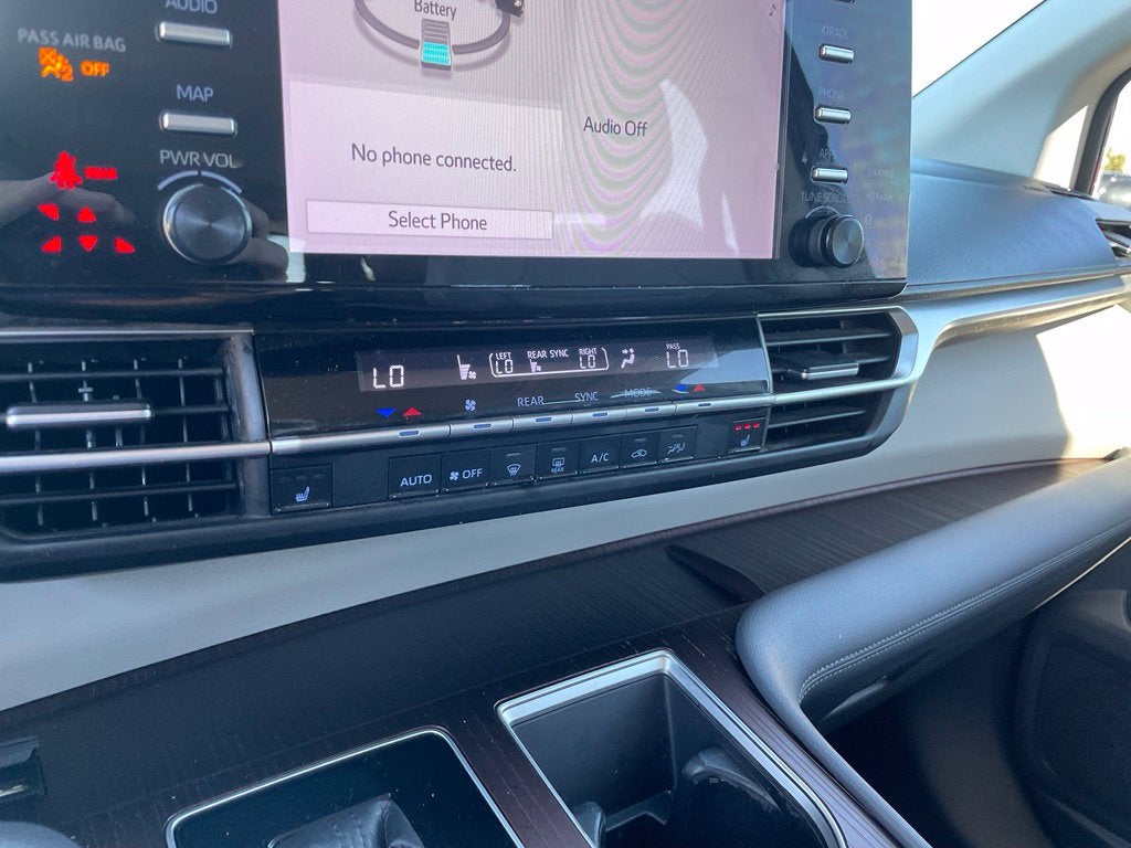 2021 Toyota Sienna XLE 8 Passenger