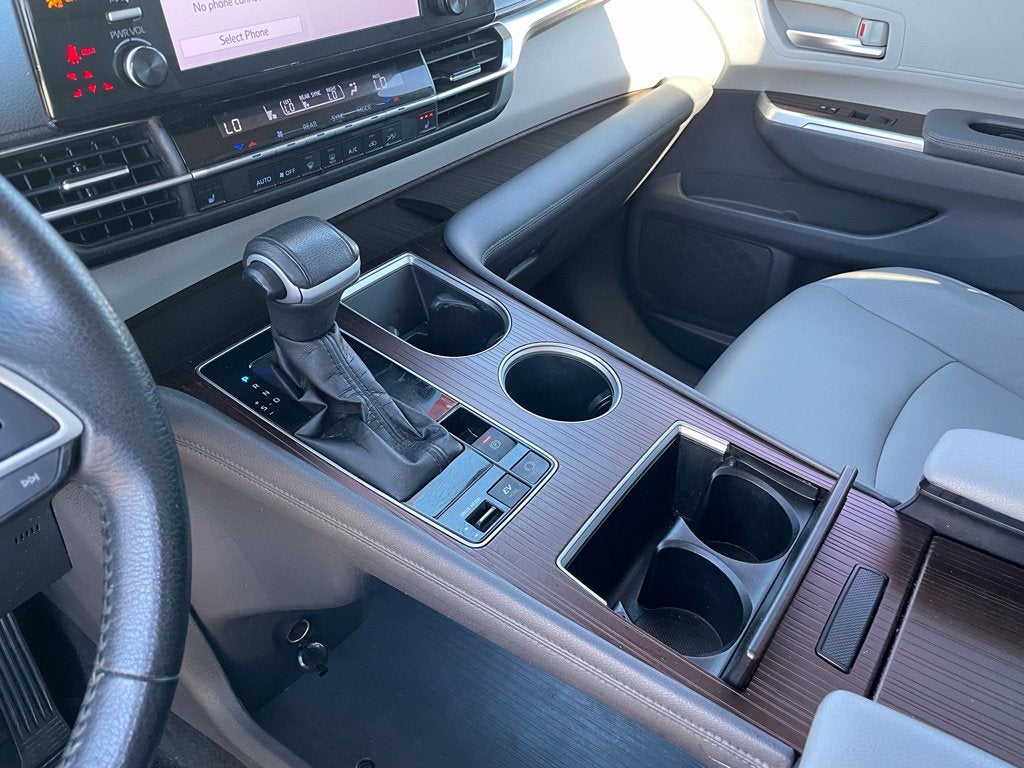 2021 Toyota Sienna XLE 8 Passenger