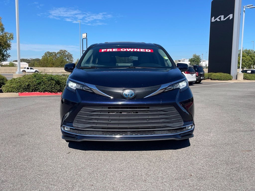 2021 Toyota Sienna XLE 8 Passenger