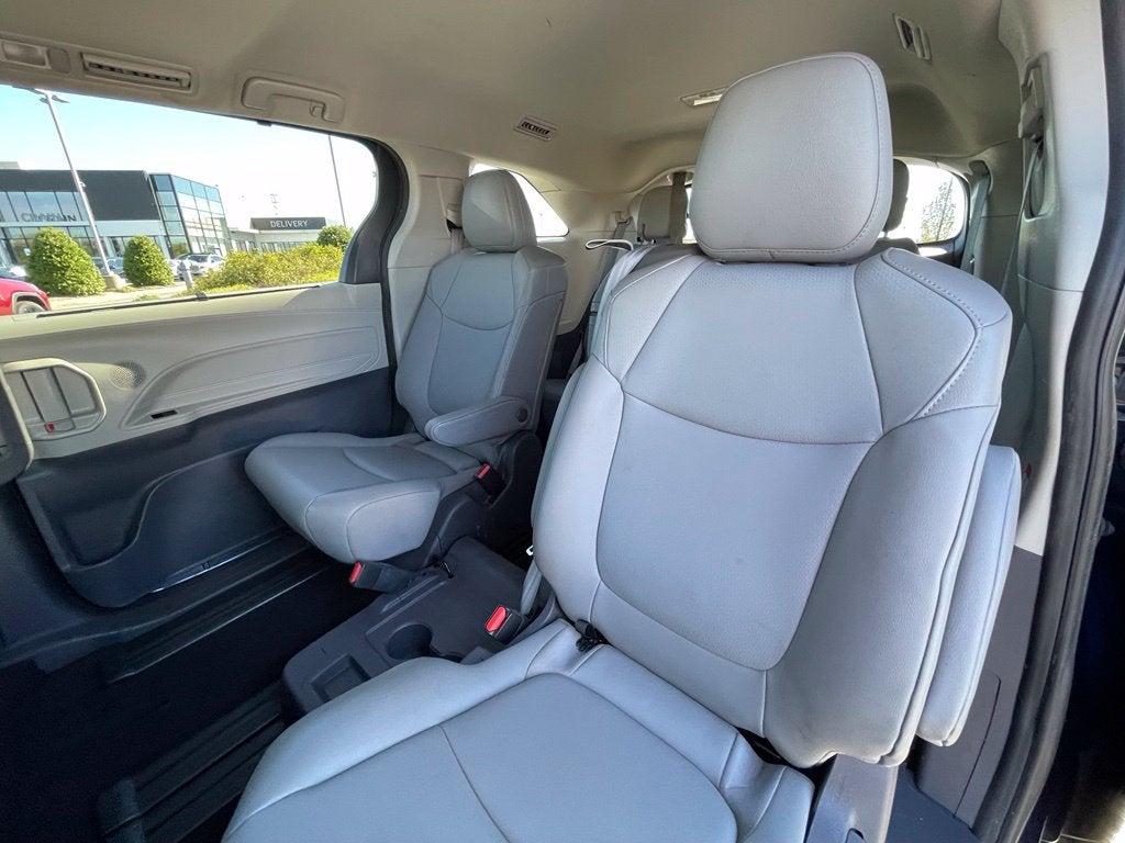 2021 Toyota Sienna XLE 8 Passenger