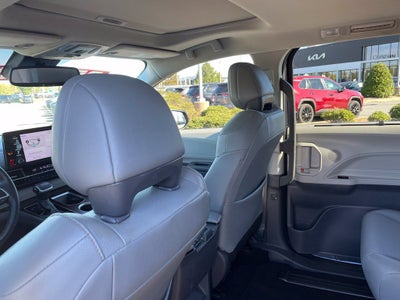 2021 Toyota Sienna XLE 8 Passenger