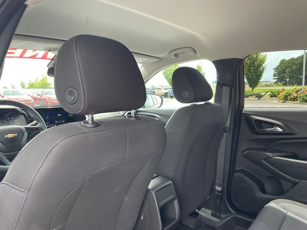 2025 Chevrolet Trax LS
