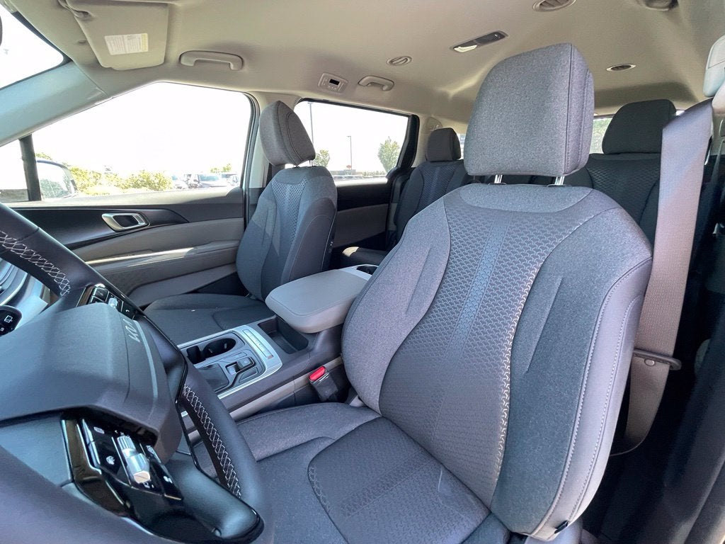 2027 Kia Carnival LX