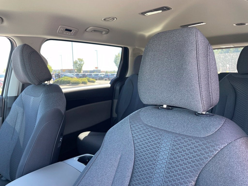 2027 Kia Carnival LX